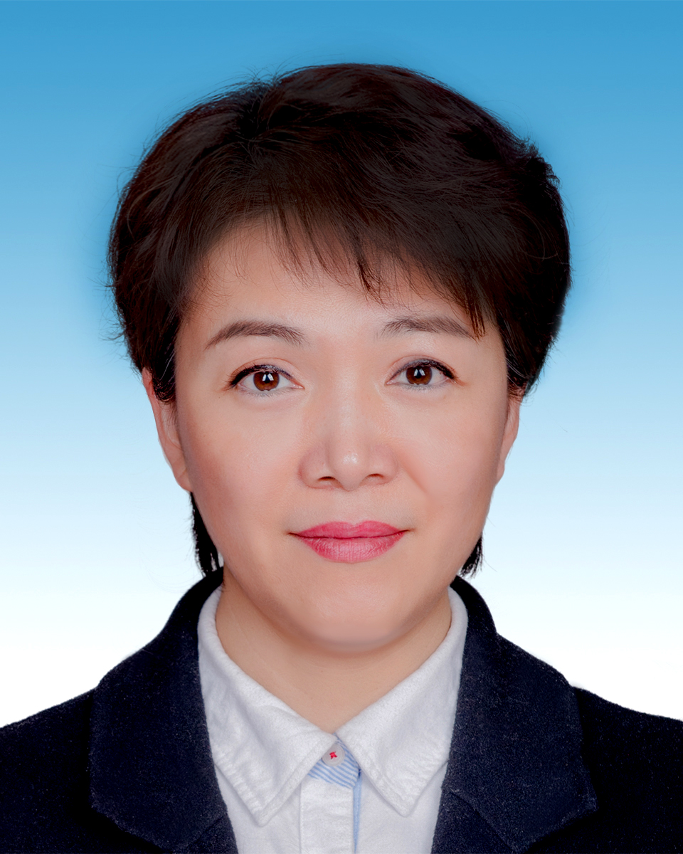 副校长 李桂玲协助校长管理主校区初中部教学工作.