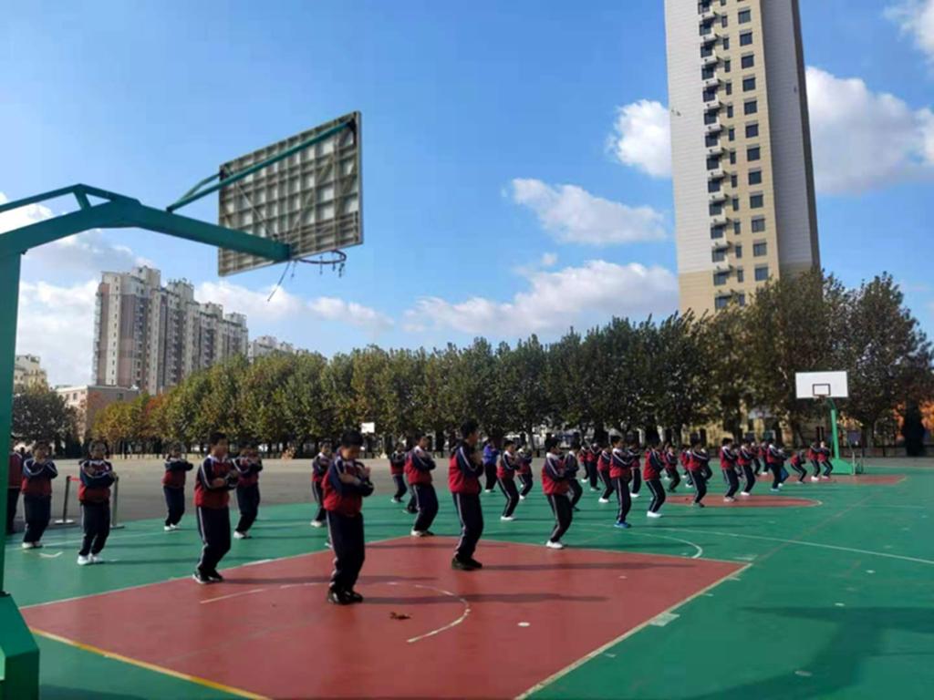 沙场暖阳,雏鹰试翼——大连理工大学附属学校小学部举行会操比赛-附属